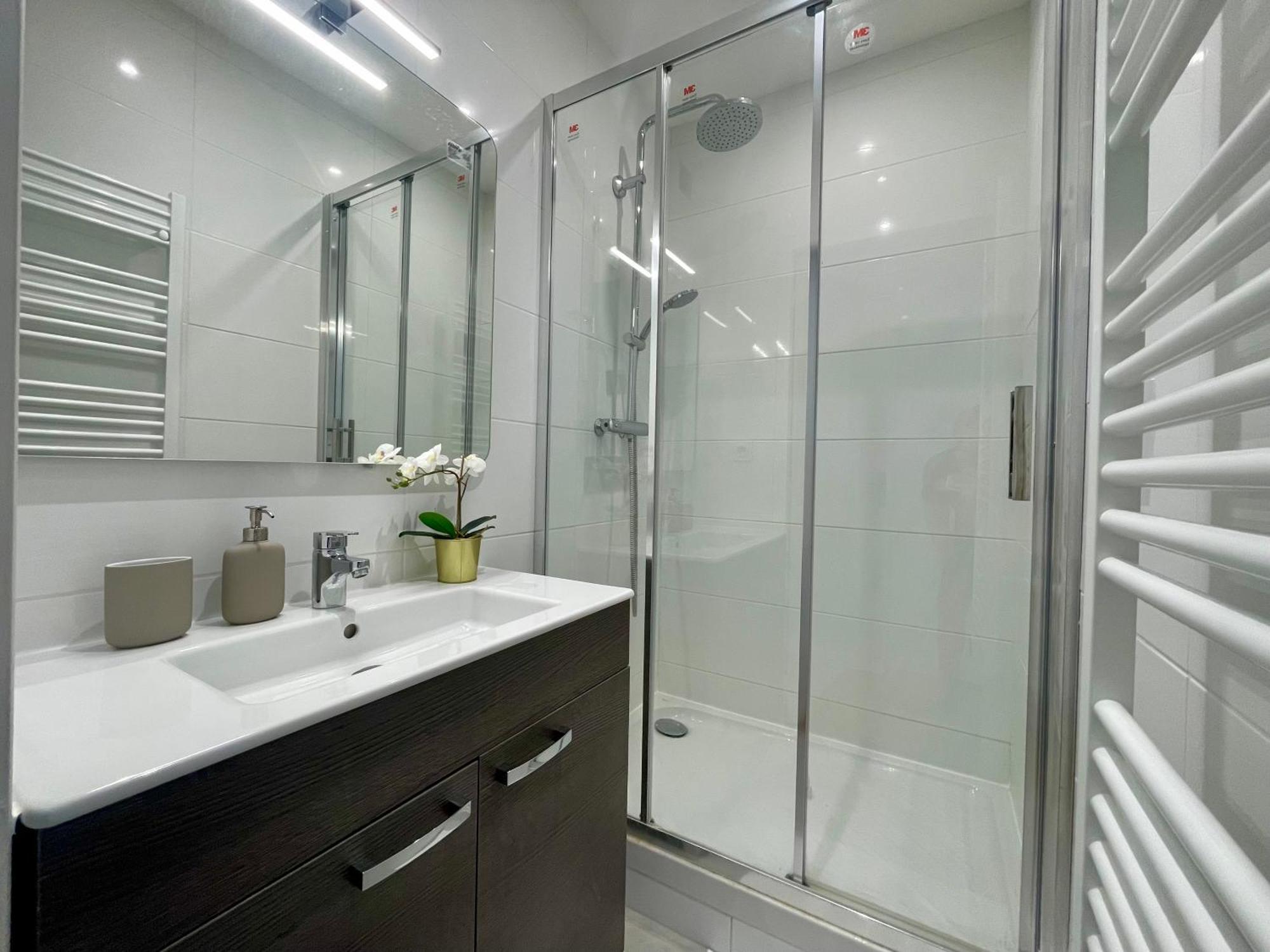 Bngo I Le Spacieux I 3 Chambres, 2 Salles De Bain, Parking Prive Gratuit, 8 Personnes, Vieux Lyon Hypercentre מראה חיצוני תמונה