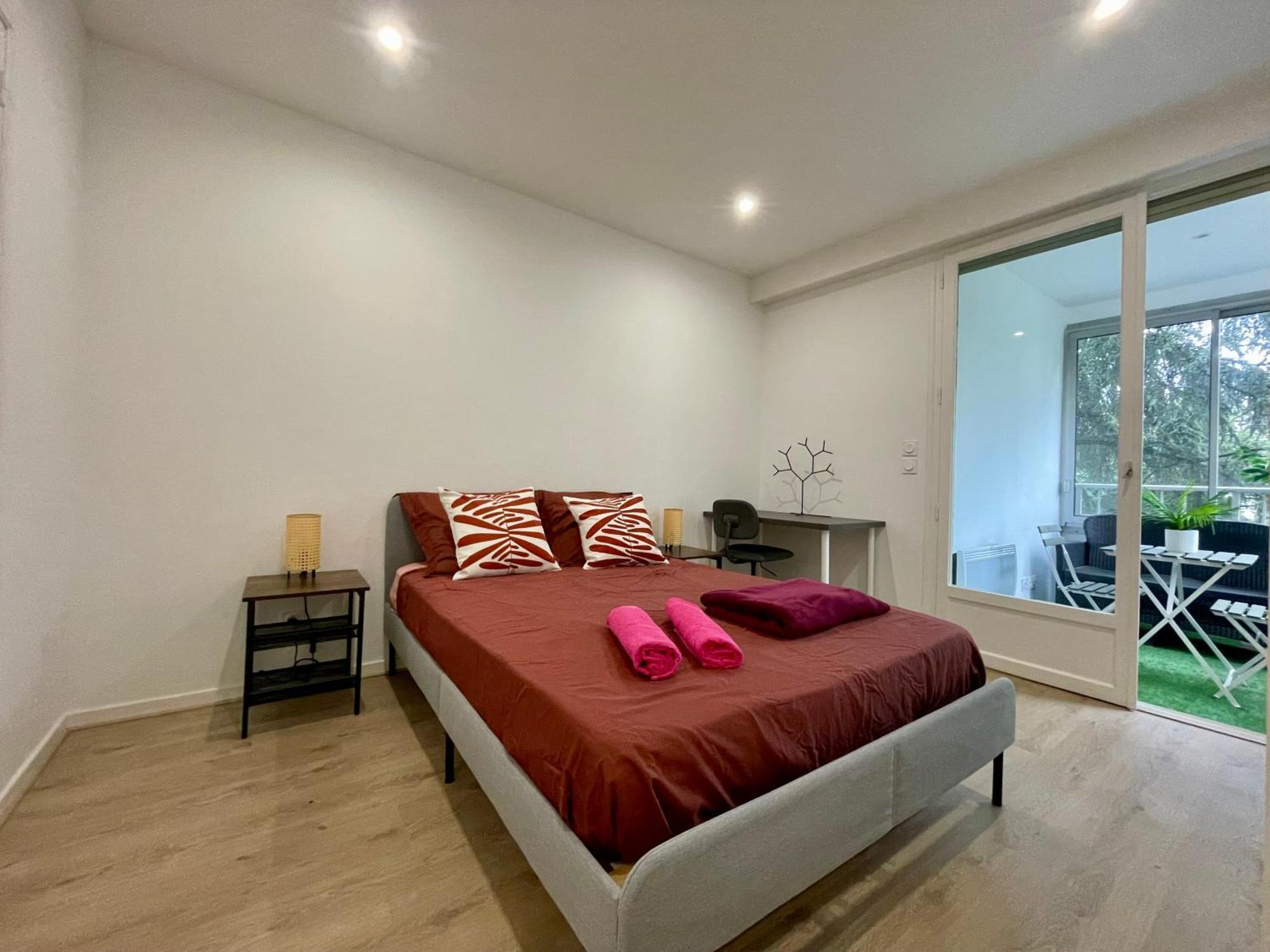 Bngo I Le Spacieux I 3 Chambres, 2 Salles De Bain, Parking Prive Gratuit, 8 Personnes, Vieux Lyon Hypercentre מראה חיצוני תמונה